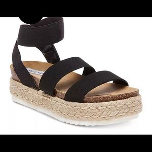 Steve Madden Kimmie sandals!